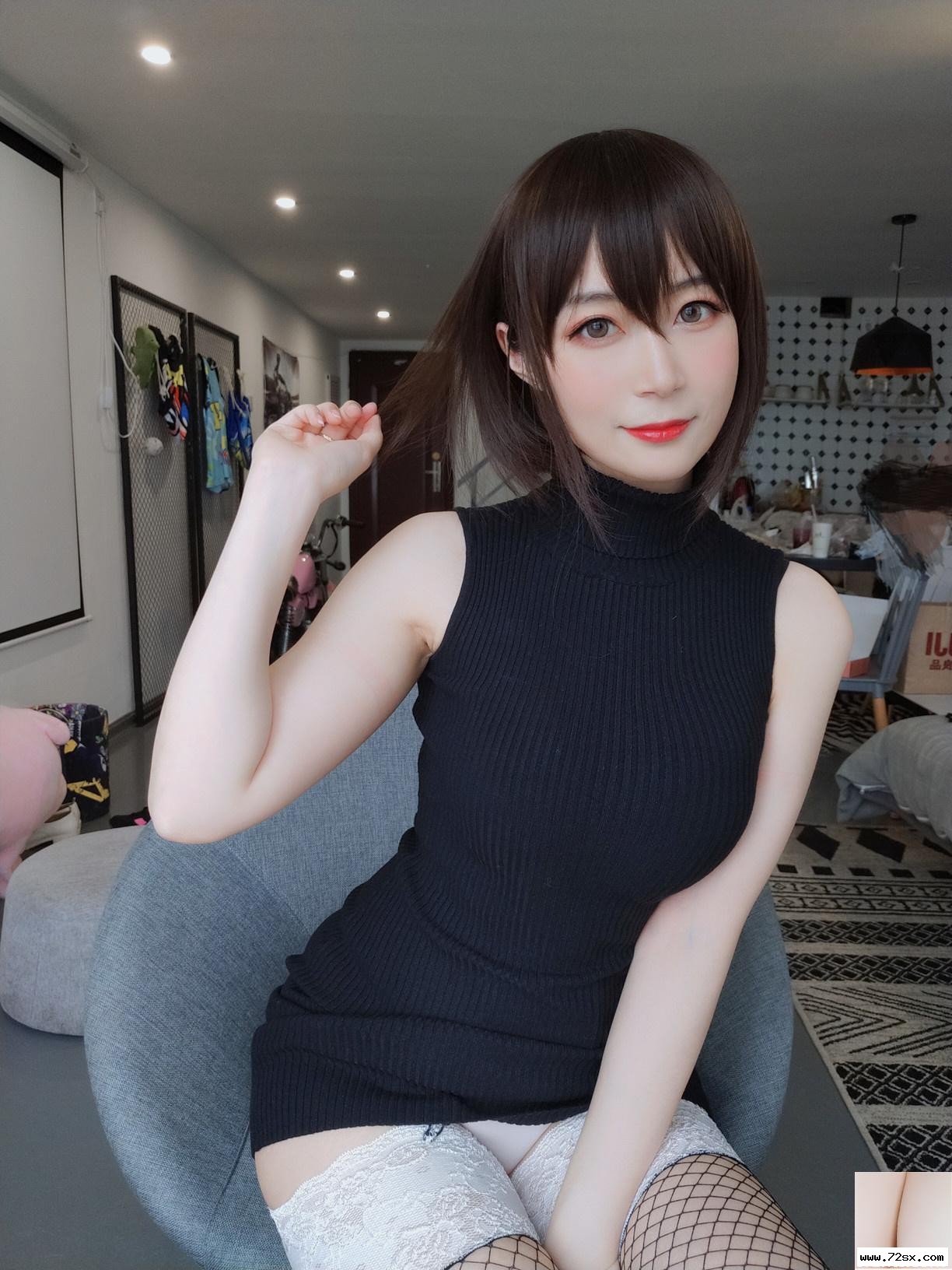白銀81《無袖針織衣》曲線女友感爆發 (35P)-黑狗写真局